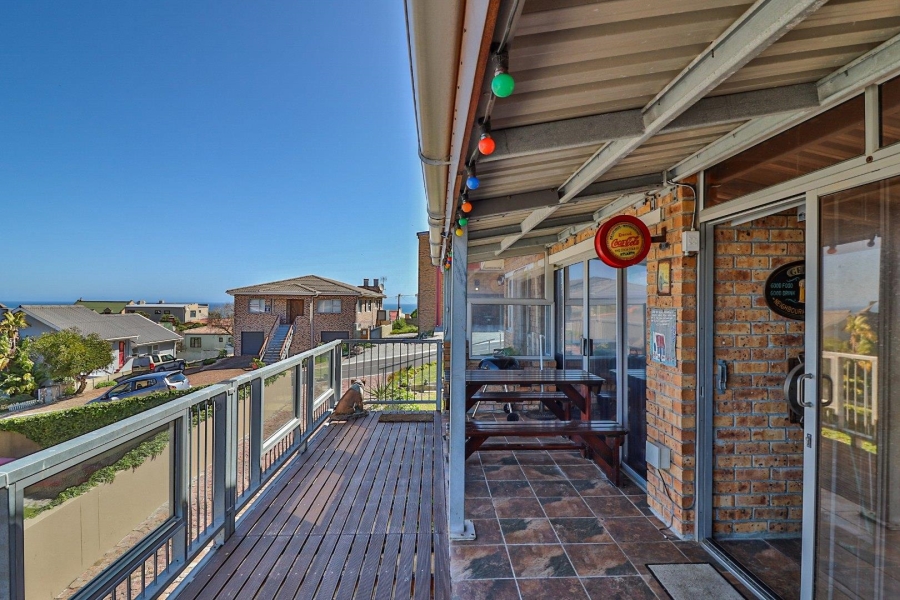 4 Bedroom Property for Sale in De Kelders Western Cape